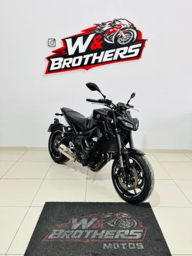 YAMAHA MT-09