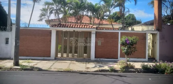Venda de Casas / Padrão na cidade de Araraquara