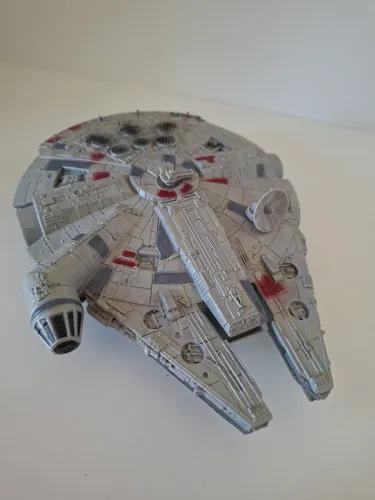 Nave Millennion Falcon Star Wars