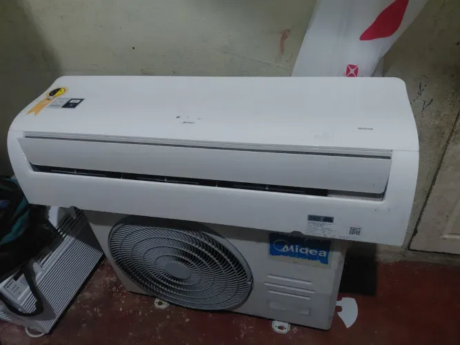 Vende-se ar-condicionado Midea iverter 18mil btus 
