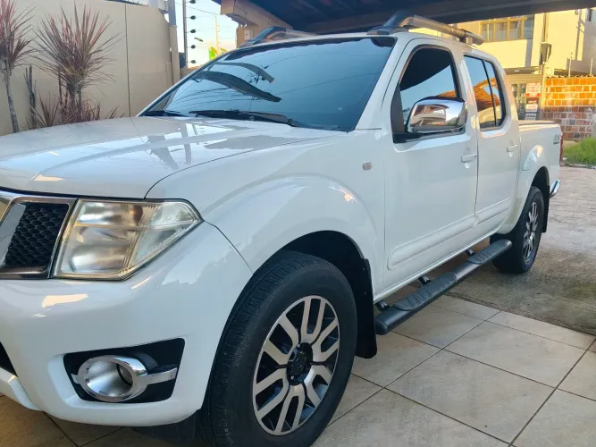 Nissan Frontier SL CD 4X4 2.5tb Diesel AUT 2015
