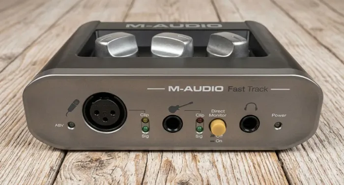 Interface de áudio M-Audio Fast Track