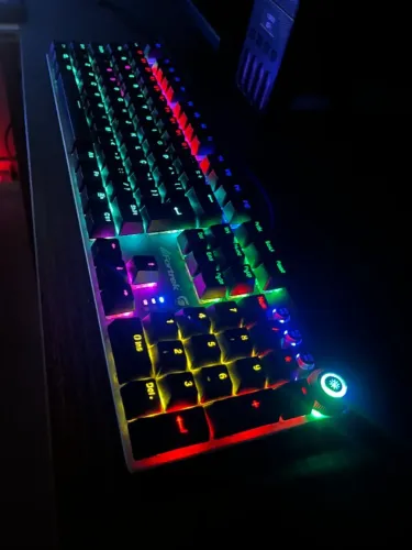 Kit Gamer: Headset Redragon Zeus + Mouse Cobra + Teclado Mecânico