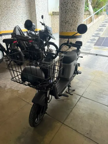 BEE S1 800W 60V - APENAS 238 KM - ESTADO DE NOVA!