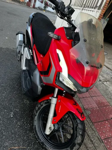 Honda adv 150