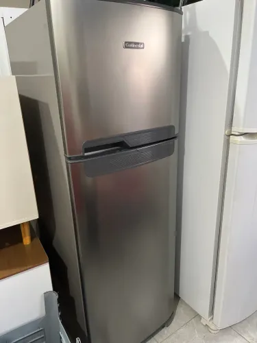 Geladeira Continental Frost Free Inox semi nova