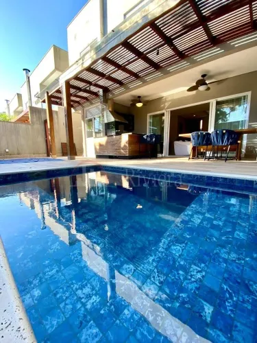 Casa a Venda em Condominio Fechado na Praia de Barra do Una com Escritura Definitiva