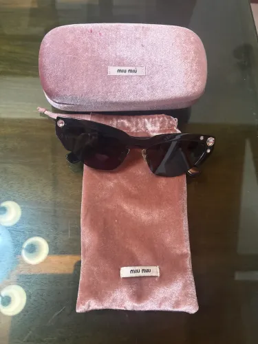 Óculos de sol miu miu