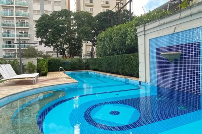 RE/MAX Aluga Aparatemnto 2 dormitórios Habitat Cambuí- Último Andar- 3.690,00