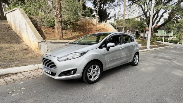 Ford Fiesta 1.6 16V Flex Mec. 5P 2016