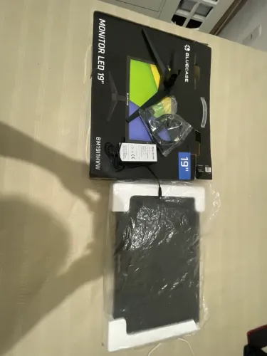 MONITOR LED 19? NOVA PRA VENDER COM CAIXA