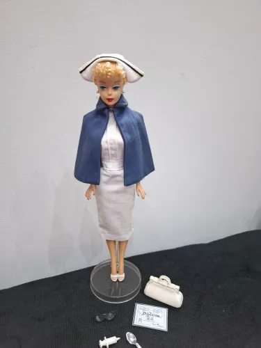 Barbie collector repro vintage