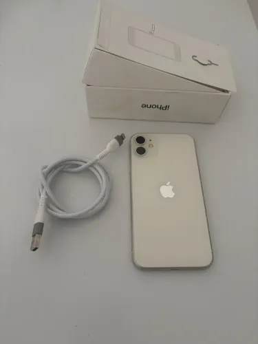 iPhone 11 64GB branco