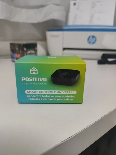 Controle universal Positivo compatível com Alexa