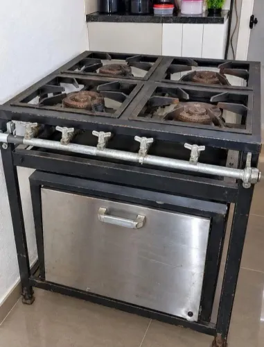 Fogão industrial com forno!