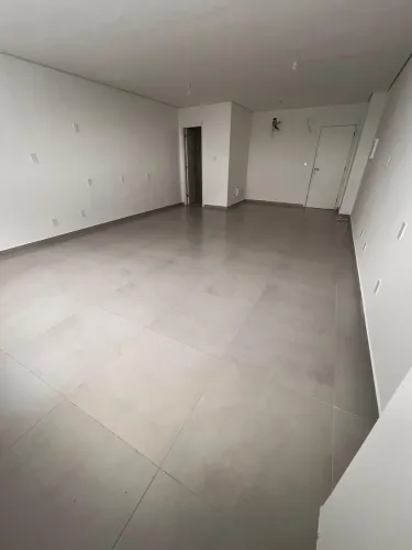 SALA COMERCIAL À VENDA | CENTRO EMPRESARIAL SHOPPING DA ILHA