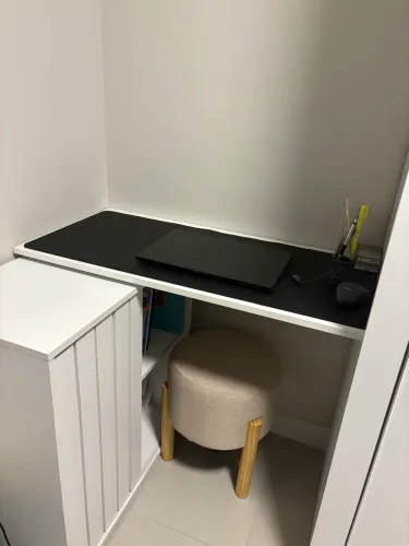 Escrivaninha - mesa com armario