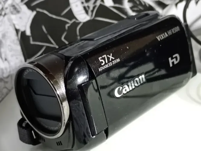 Filmadora canon vixia hf r500