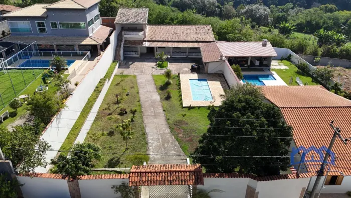 Chácara com 2 Quartos e 2 banheiros à Venda, 1.000 m² por R$ 600.000 Cód. ch2710