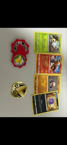 4 cartas Pokémon