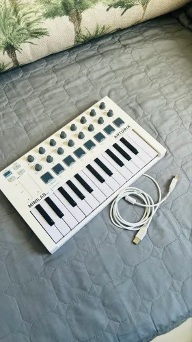 Controlador USB Arturia Mini Lab MK2