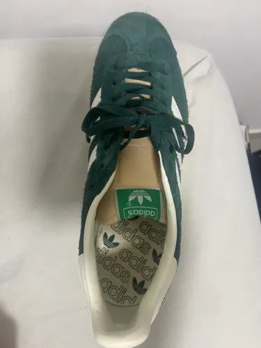 Tênis adidas gazelle