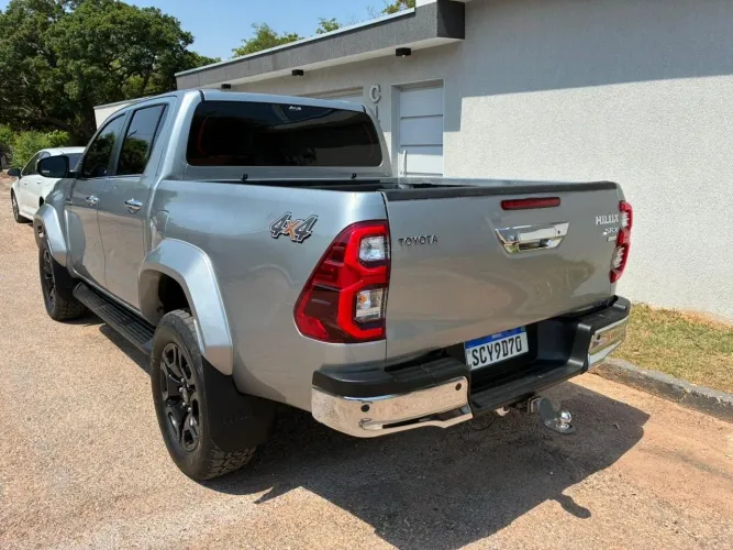 Toyota Hilux CD SRX Plus 4X4 2.8 TDI Die. Aut. 2024