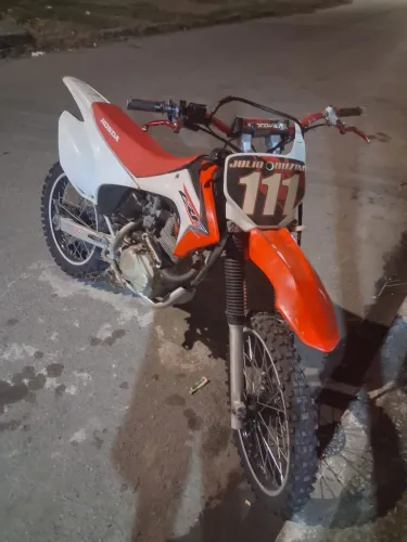 Moto CRF 230 honda