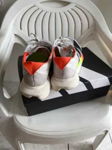 Adizero n caixa 41-42