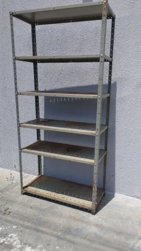 Estante metal 100 reais