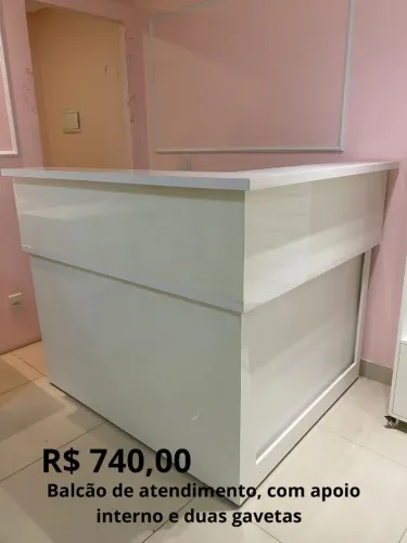 BALCÃO DE ATENDIMENTO, COM APOIO INTERNO E DUAS GAVETAS