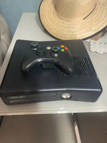 Xbox 360 Slim RGH / Aurora + HD 300 GB com 50 jogos 1 Controles original