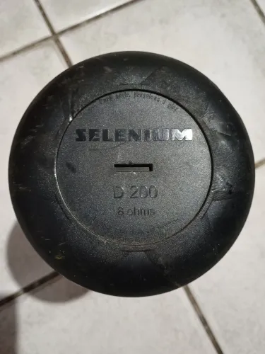 Corneta JBL D200 no precinho