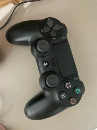 VENDO CONTROLE DE PS4 USADO