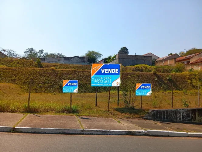 Lote com 1124,43 m² em Jardim Brasília 2 - Resende/RJ