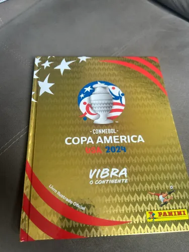 Álbum copa América 2024 Gold troco por figurinhas de 2026 atuais tbm ok....