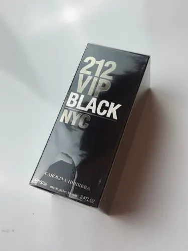 Perfume 212 VIP Black Carolina Herrera 100 ml