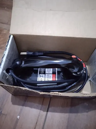 Vende-se ferro Black & Decker preto