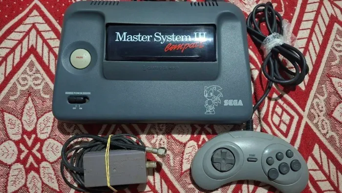 Master System 3 Compact Sonic na memoria mais controle