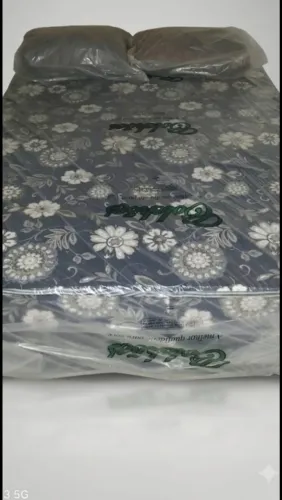 Cama box casal com 2 travesseiro de brinde
