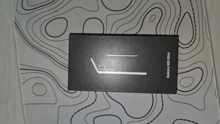 S25 ULTRA 256GB COM CAIXA (traseira trincada funcionando tudo perfeitamente)