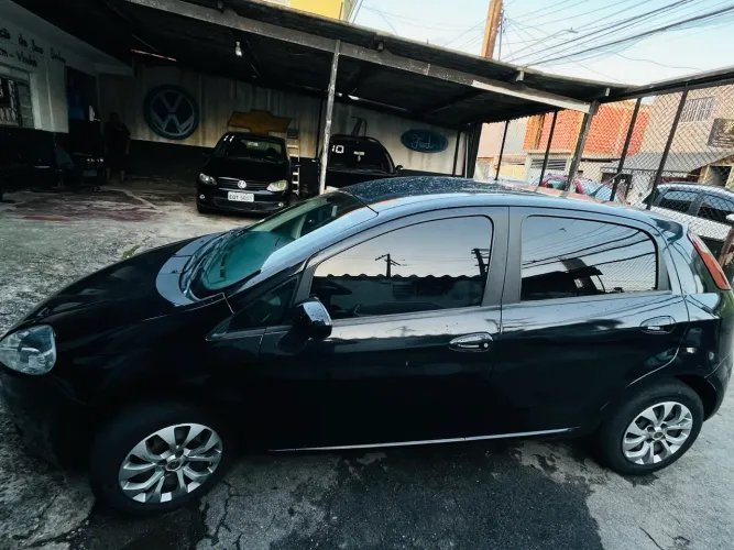 Fiat Punto Attractive 1.4 Fire Flex 8V 5P 2011