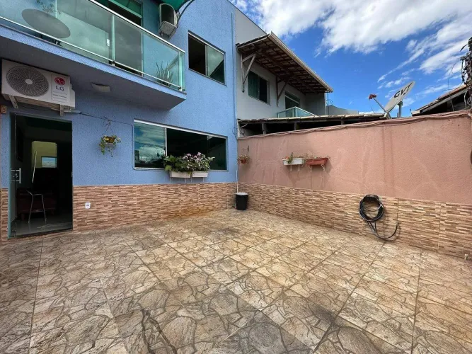 Casa Geminada à venda, 3 quartos, 1 suíte, 2 vagas, Três Barras - Contagem/MG