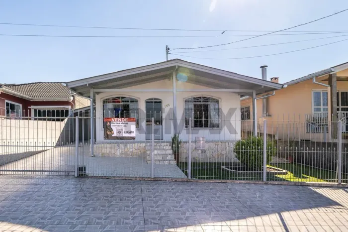 CASA Á VENDA NO BAIRRO SANTA HELENA