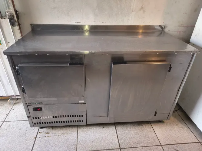 Balcão refrigerado inox 2 porta 220v funcionando entrega grátis hoje mesmo valor 2900