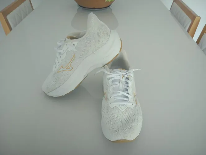 Tênis MIZUNO. Tam 37 Branco 