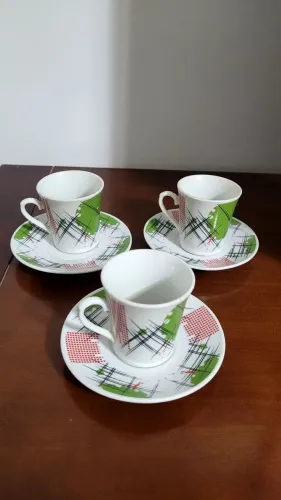 Conjunto de xícaras retro anos 90 estilo Memphis 