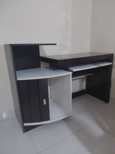 Desapegando de Mesa de Computador