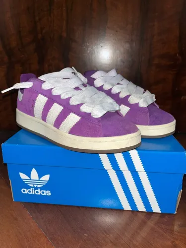 Tênis adidas Campus edição especial
