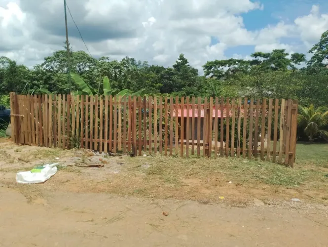Terreno com casa